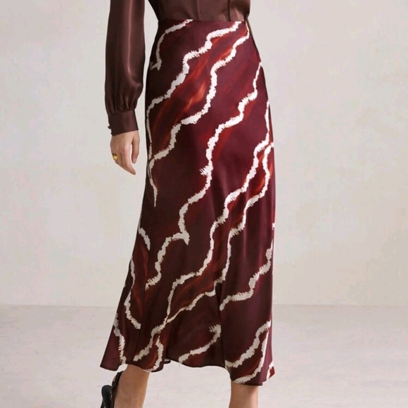 Women's Printed Skirt For Autumn - Picture 1 of 5
